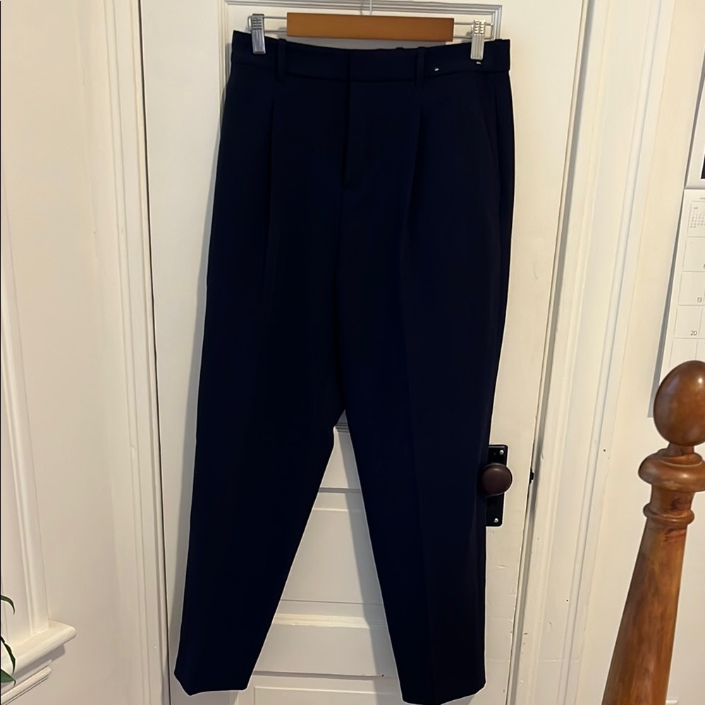 UNIQLO Miracle Air Pleated Pants